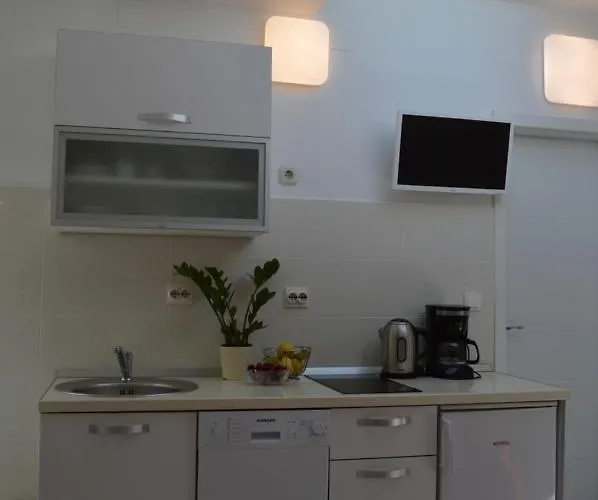 Kristonia * Hvar Town